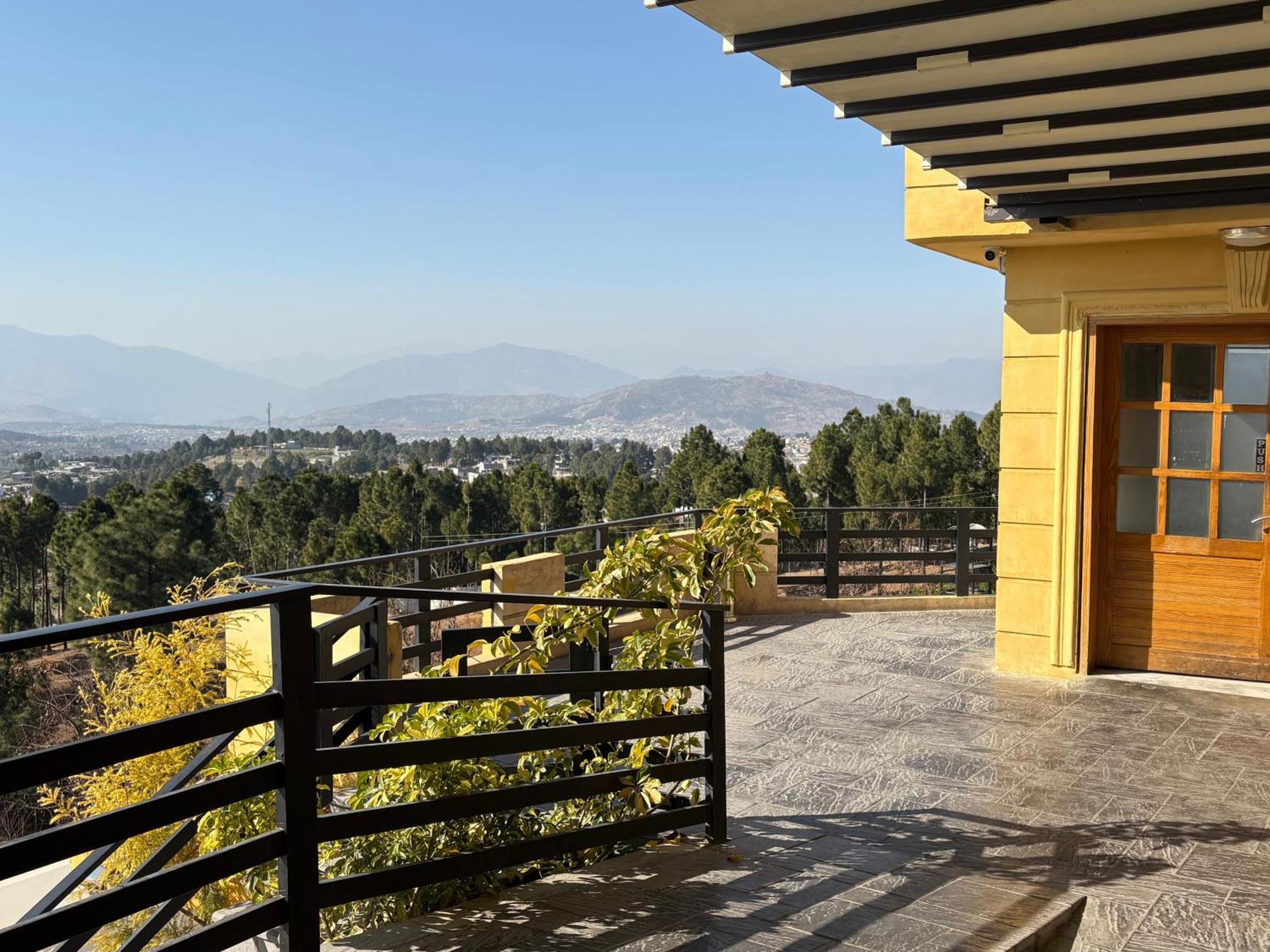 Hidden Hills Hotel & Resort Mansehra Exteriör bild
